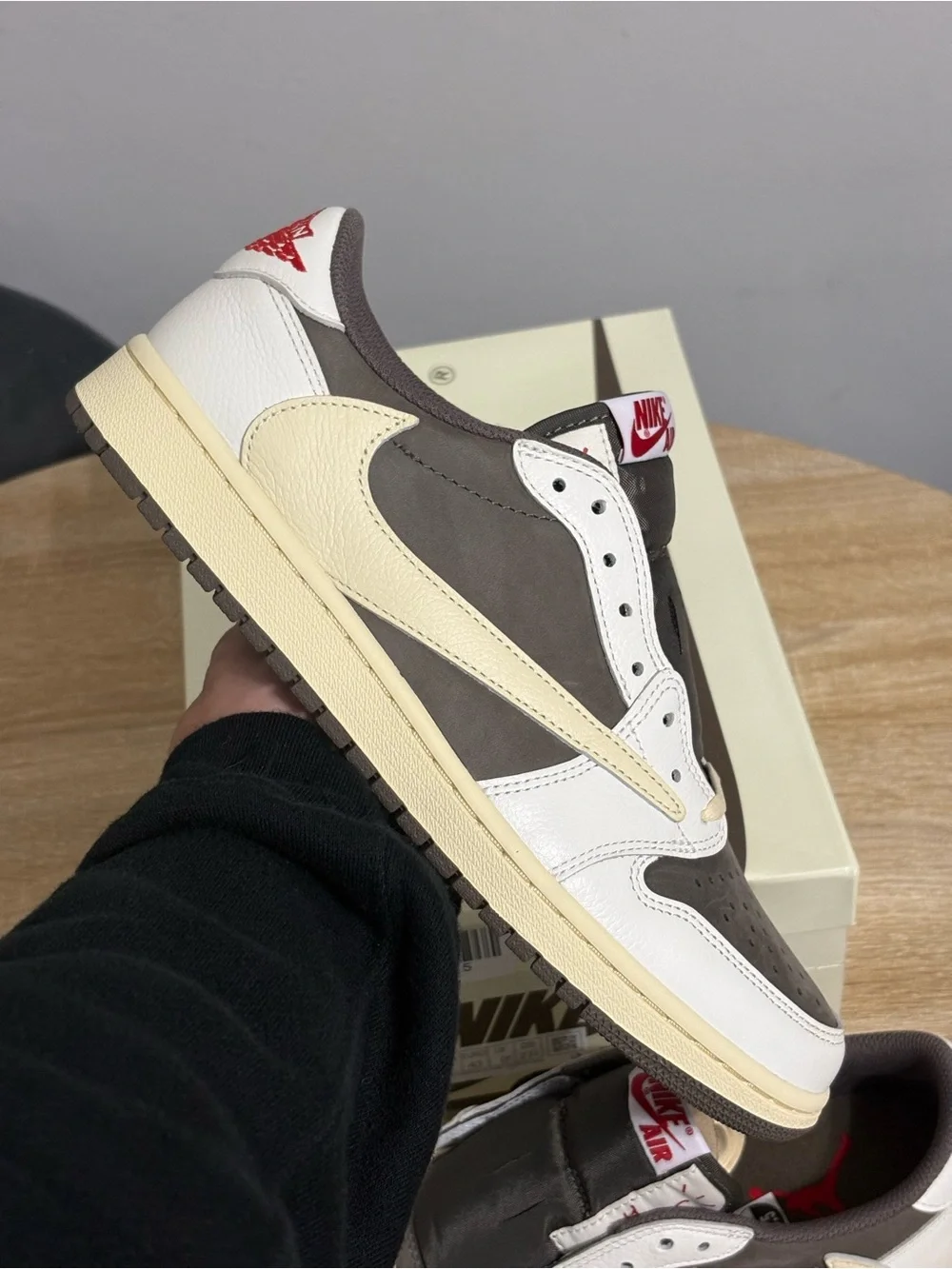 Jordan 1 low × Travis Scott Reverse Mocha